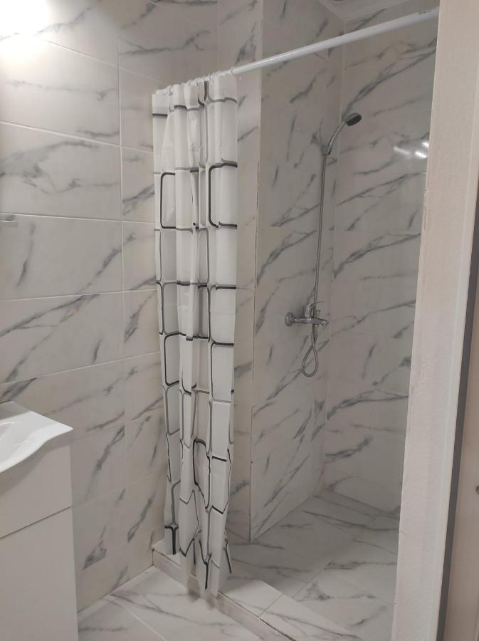 Apartament Diaconu Coresi Lägenhet Braşov Exteriör bild
