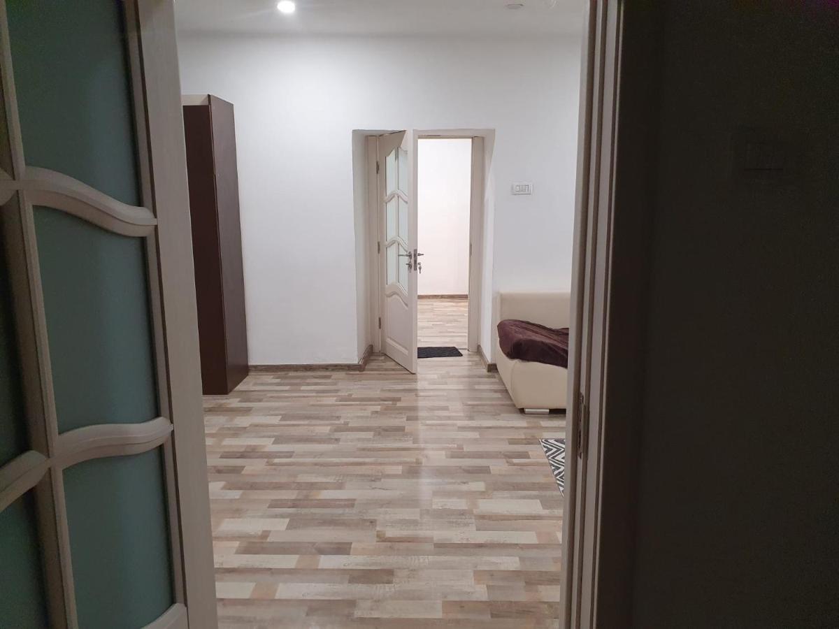 Apartament Diaconu Coresi Lägenhet Braşov Exteriör bild