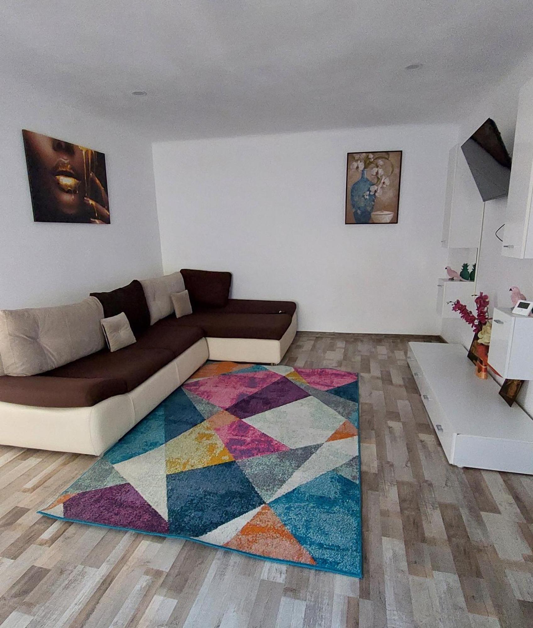 Apartament Diaconu Coresi Lägenhet Braşov Exteriör bild