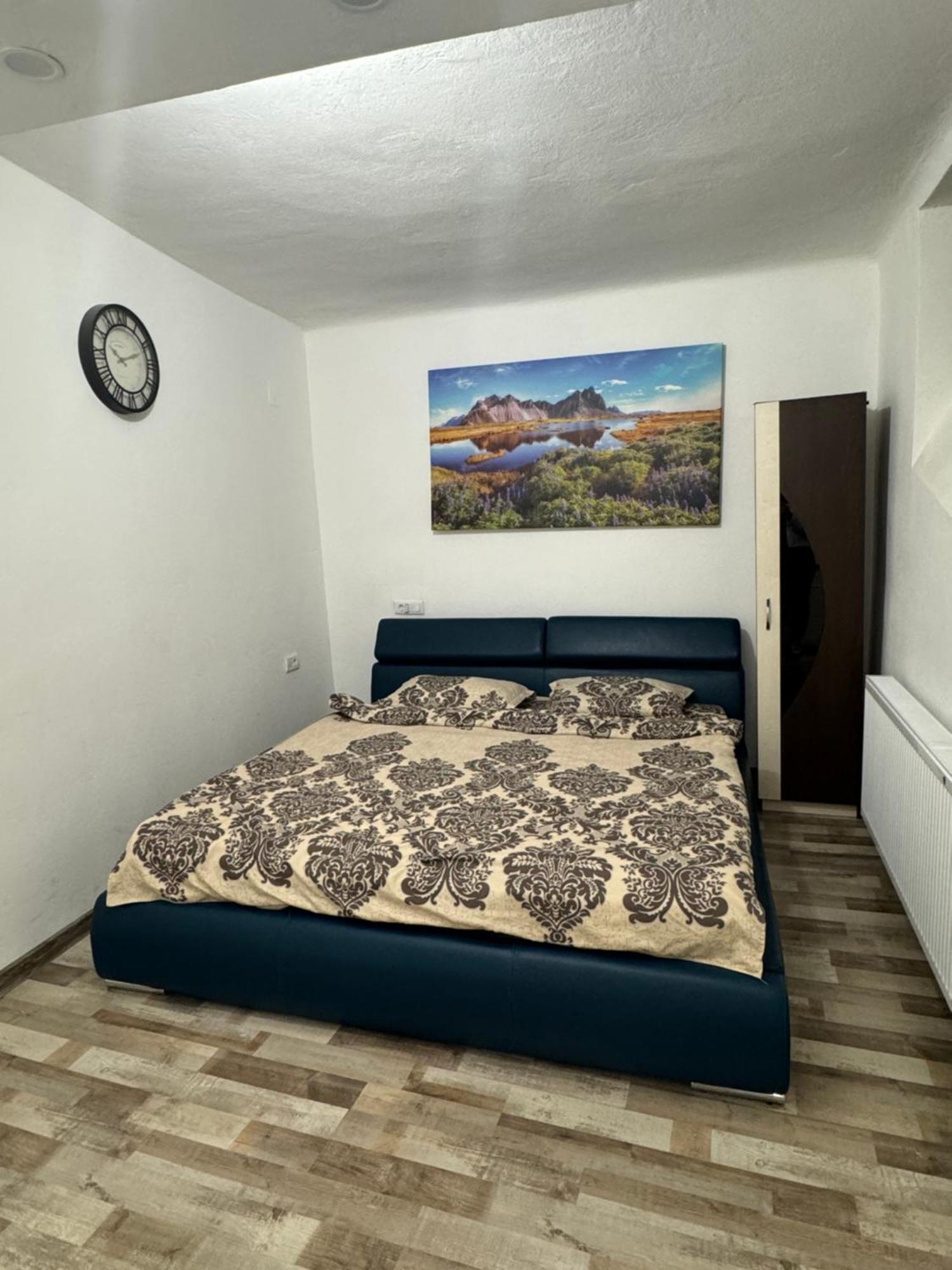 Apartament Diaconu Coresi Lägenhet Braşov Exteriör bild